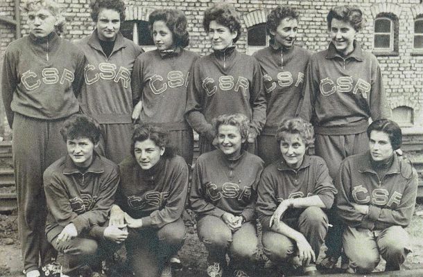 Akademický výběr žen ČSR – stříbrný na SALH 1957 v Paříži